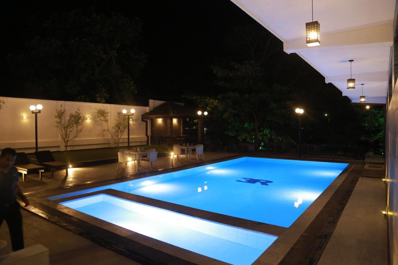 3R Resort Negombo Esterno foto