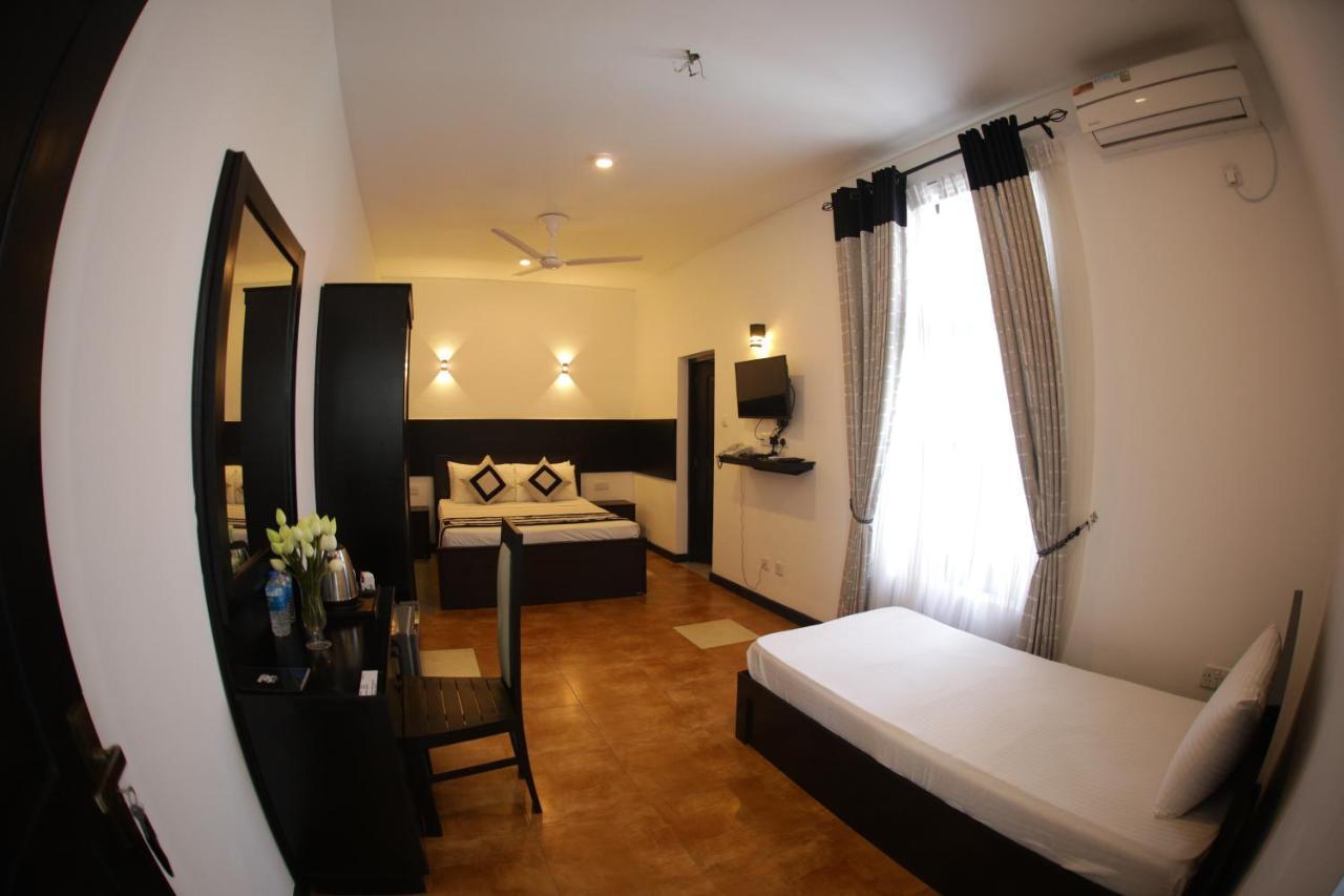 3R Resort Negombo Esterno foto