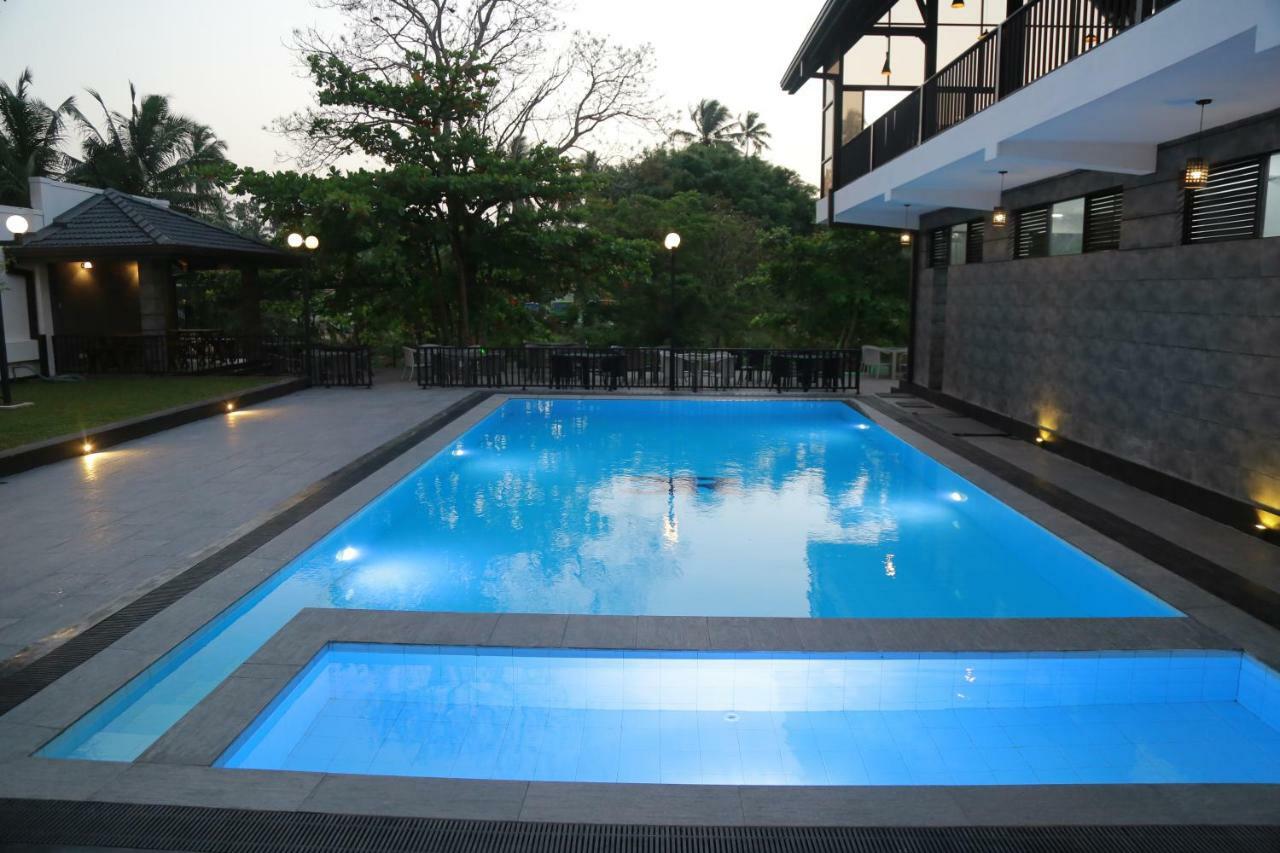 3R Resort Negombo Esterno foto