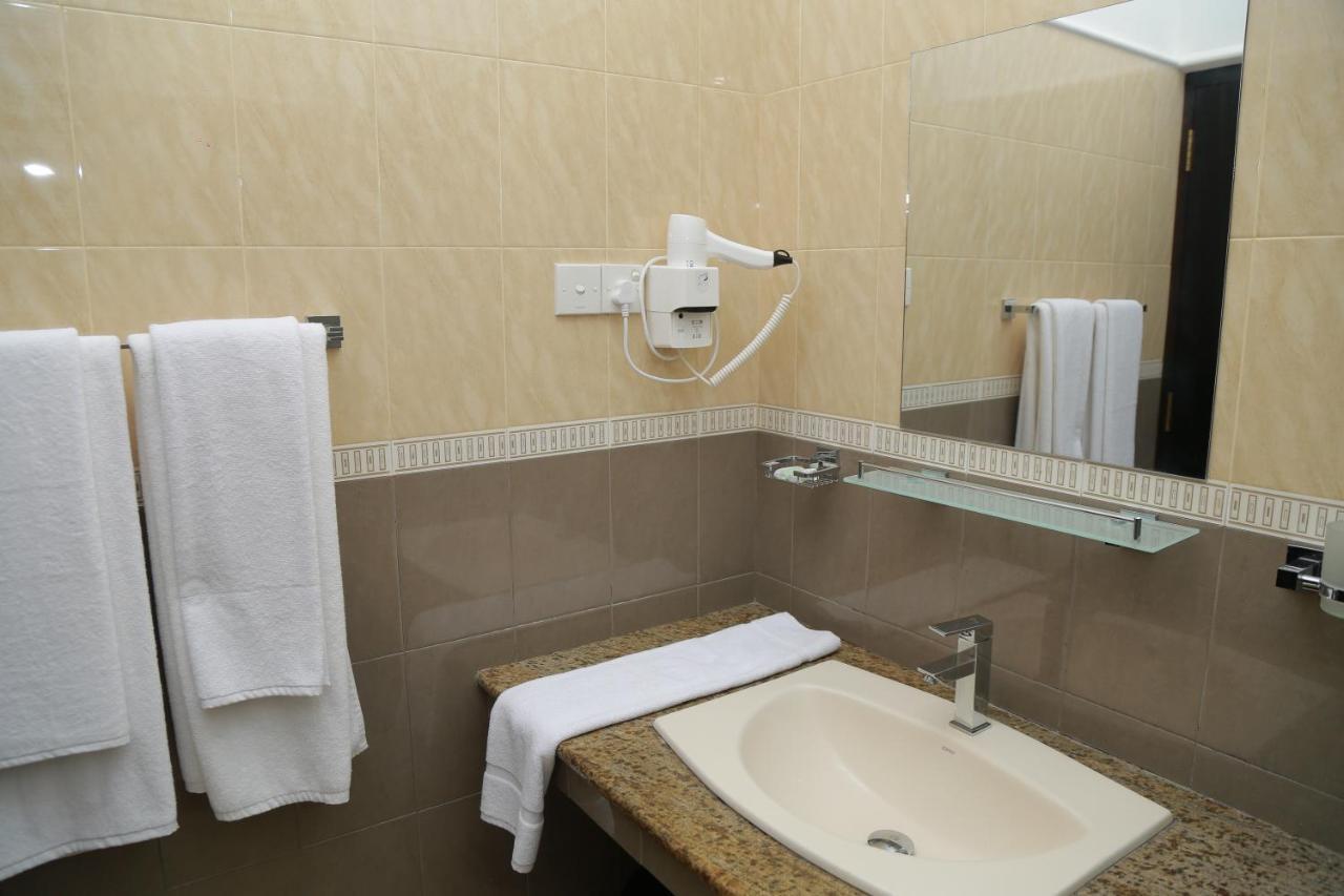 3R Resort Negombo Esterno foto